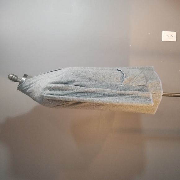 Women's grey merino wool cashmere cardigan made in Italy.  Hekla & Co. - Picture 4 of 9